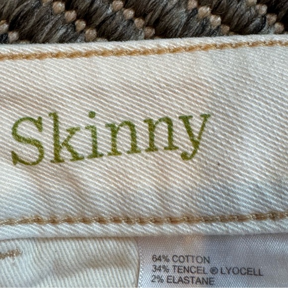 Tommy Bahama Women's Cream Skinny Jeans - Picture 4 of 6